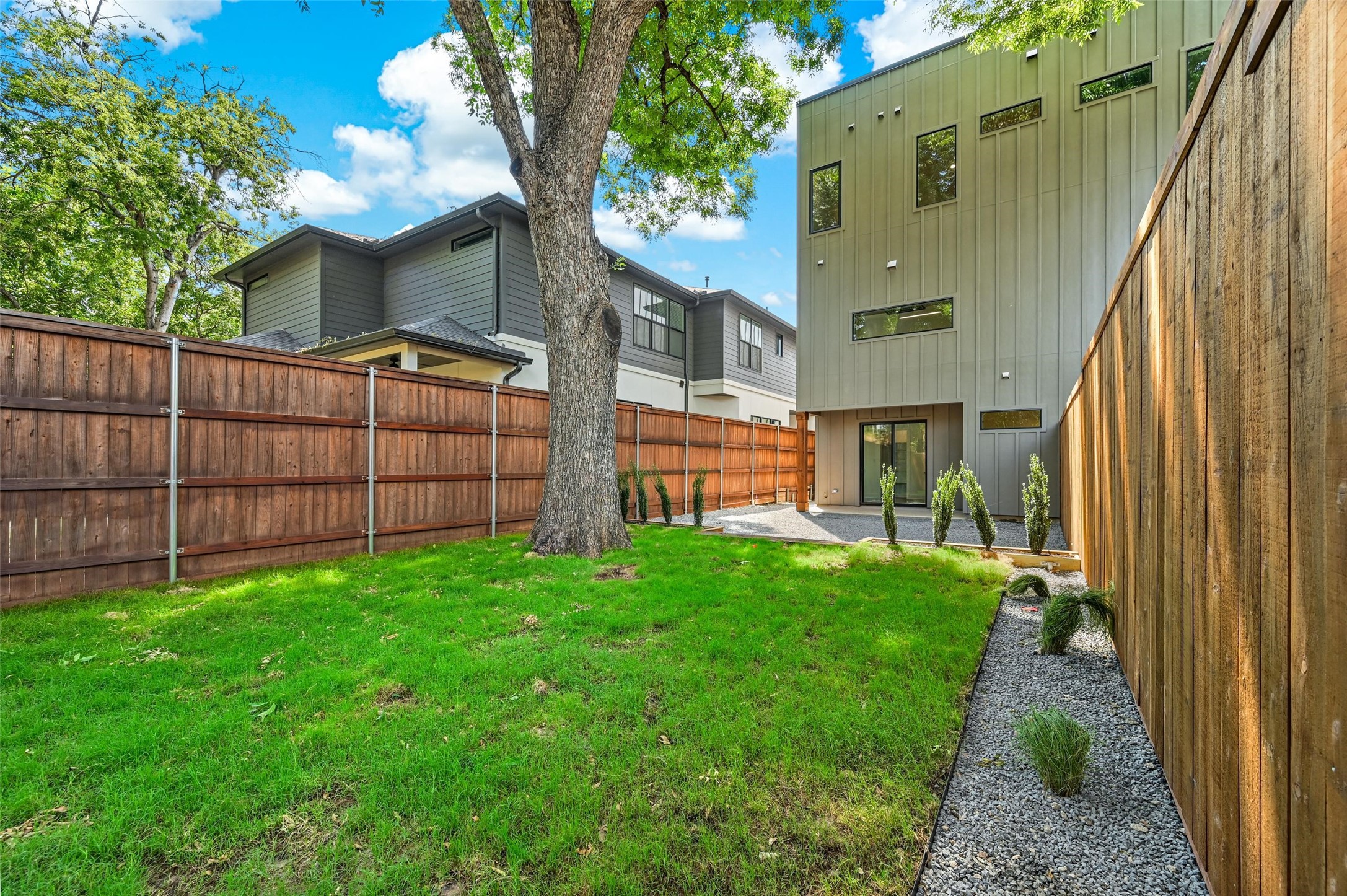 2313 Hondo Avenue