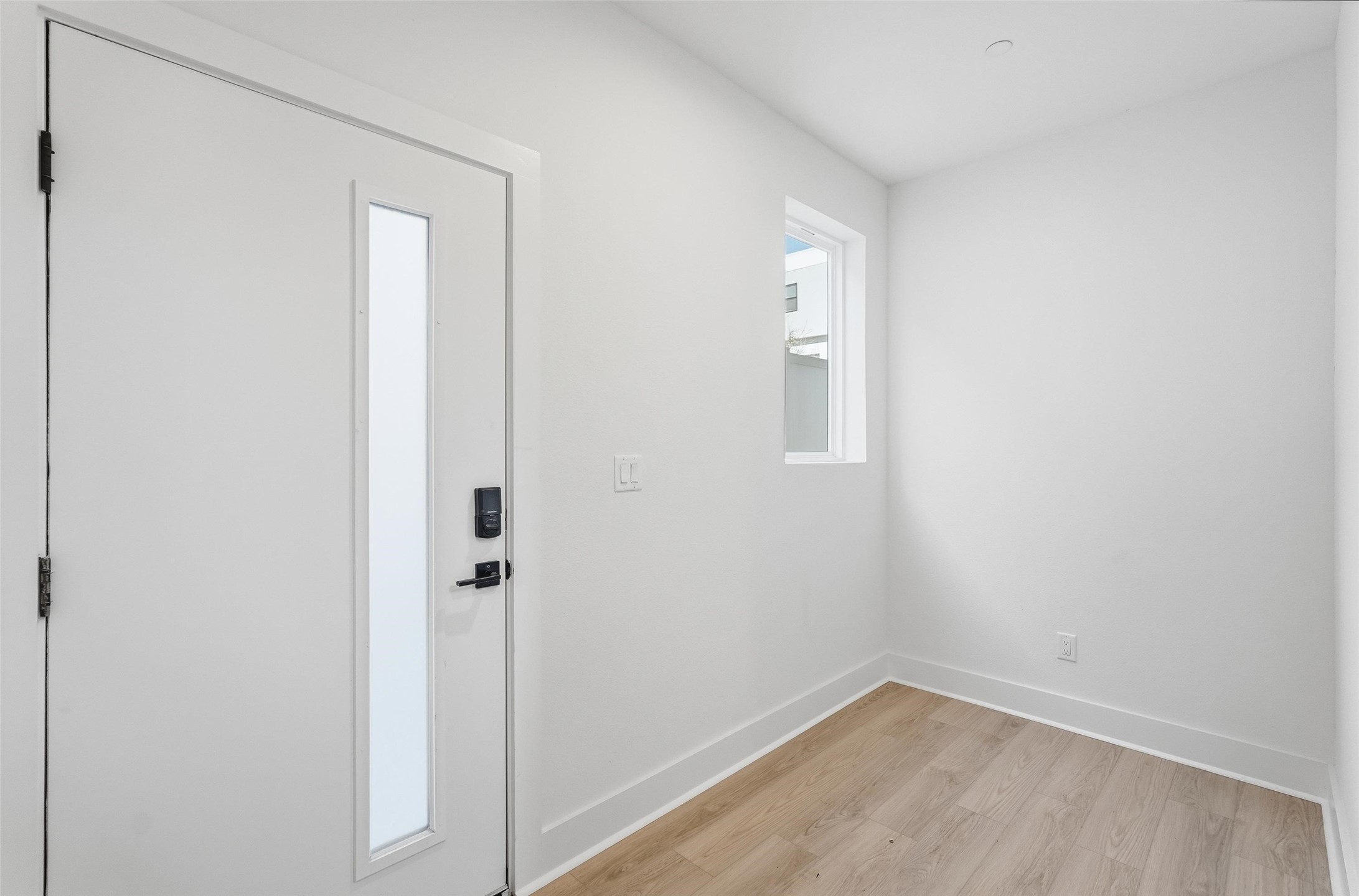 2202 N Carroll Avenue 101