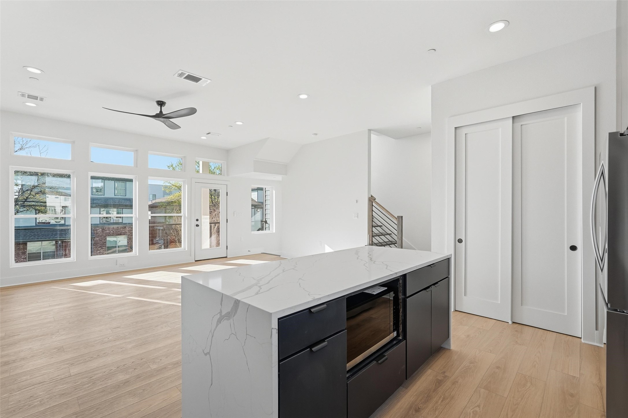 2202 N Carroll Avenue 101