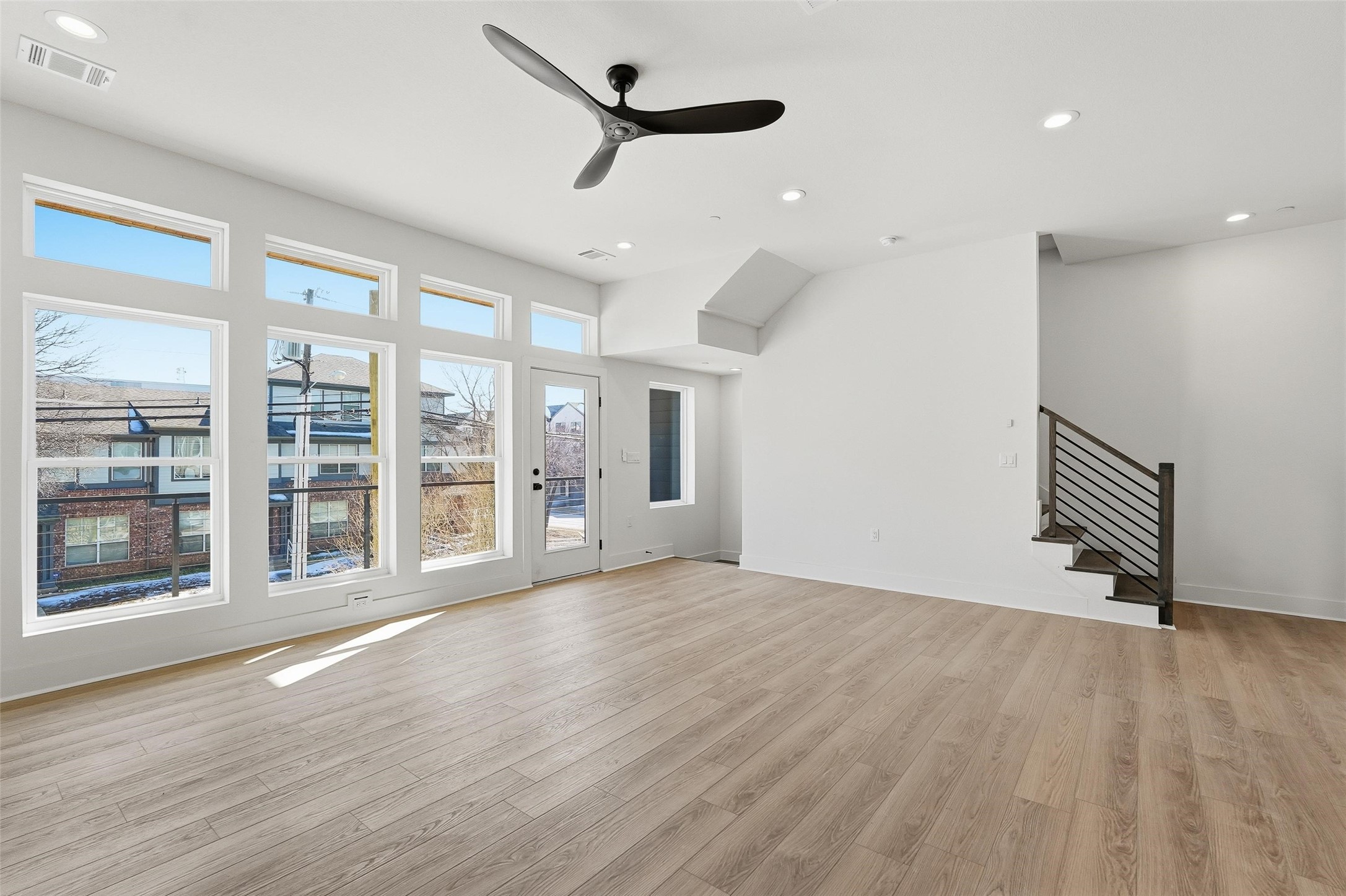 2202 N Carroll Avenue 105