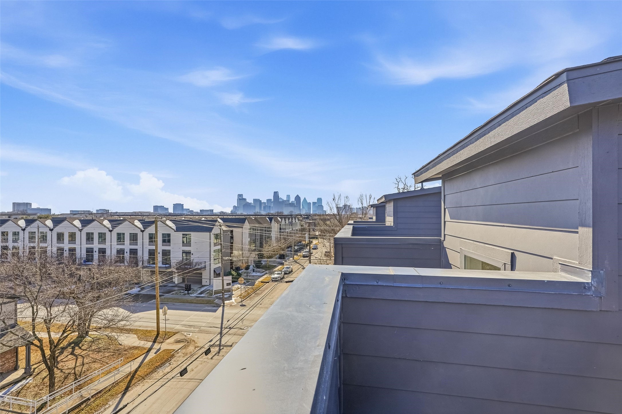 2202 N Carroll Avenue 105