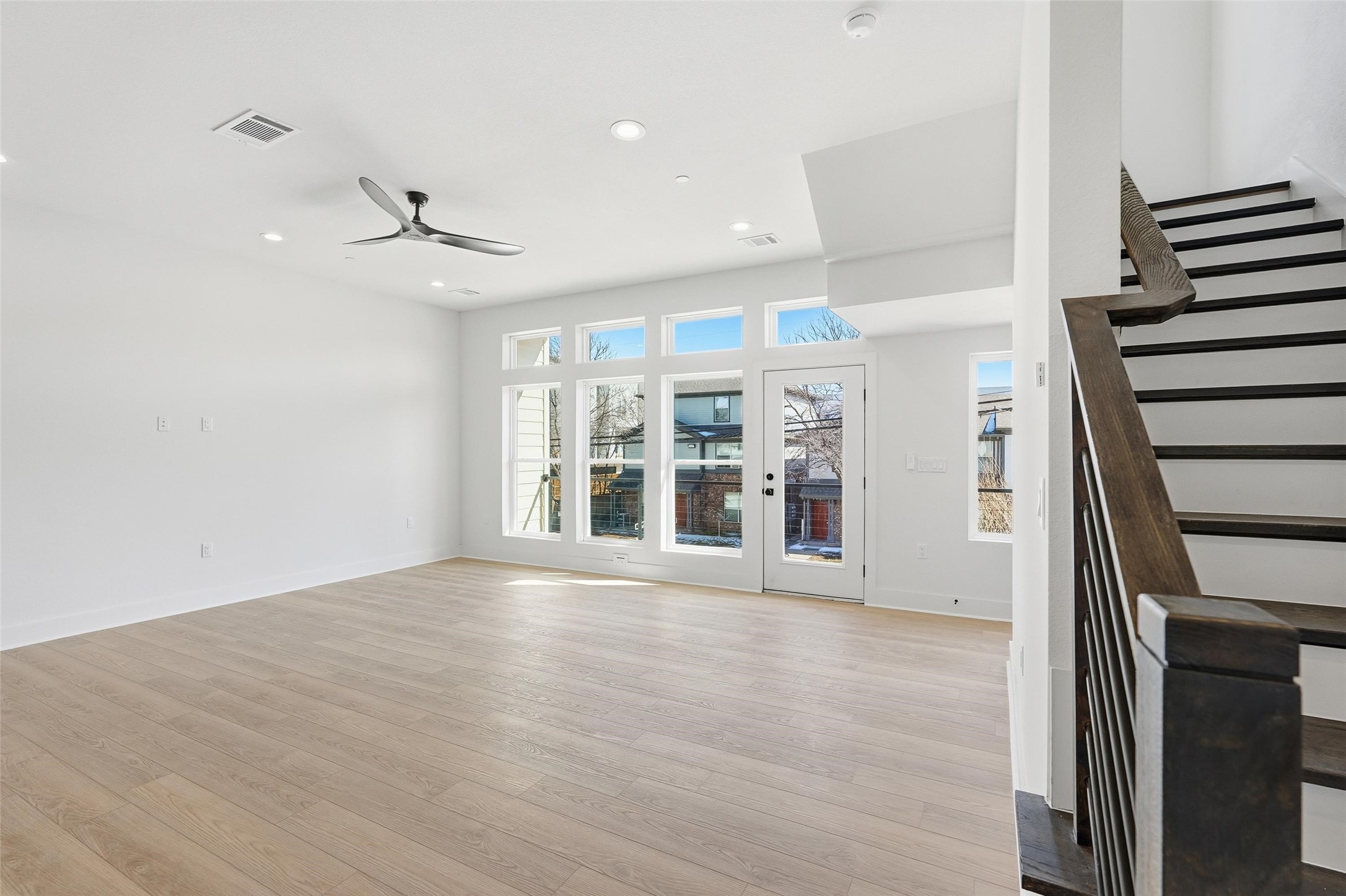 2202 N Carroll Avenue 105