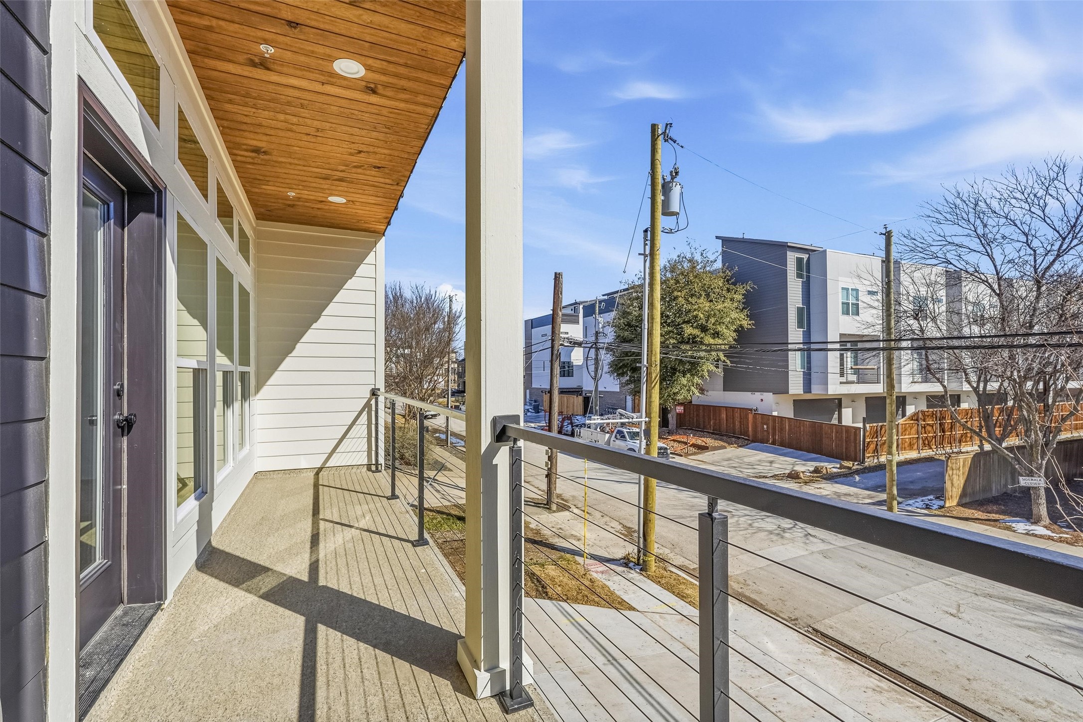 2202 N Carroll Avenue 102