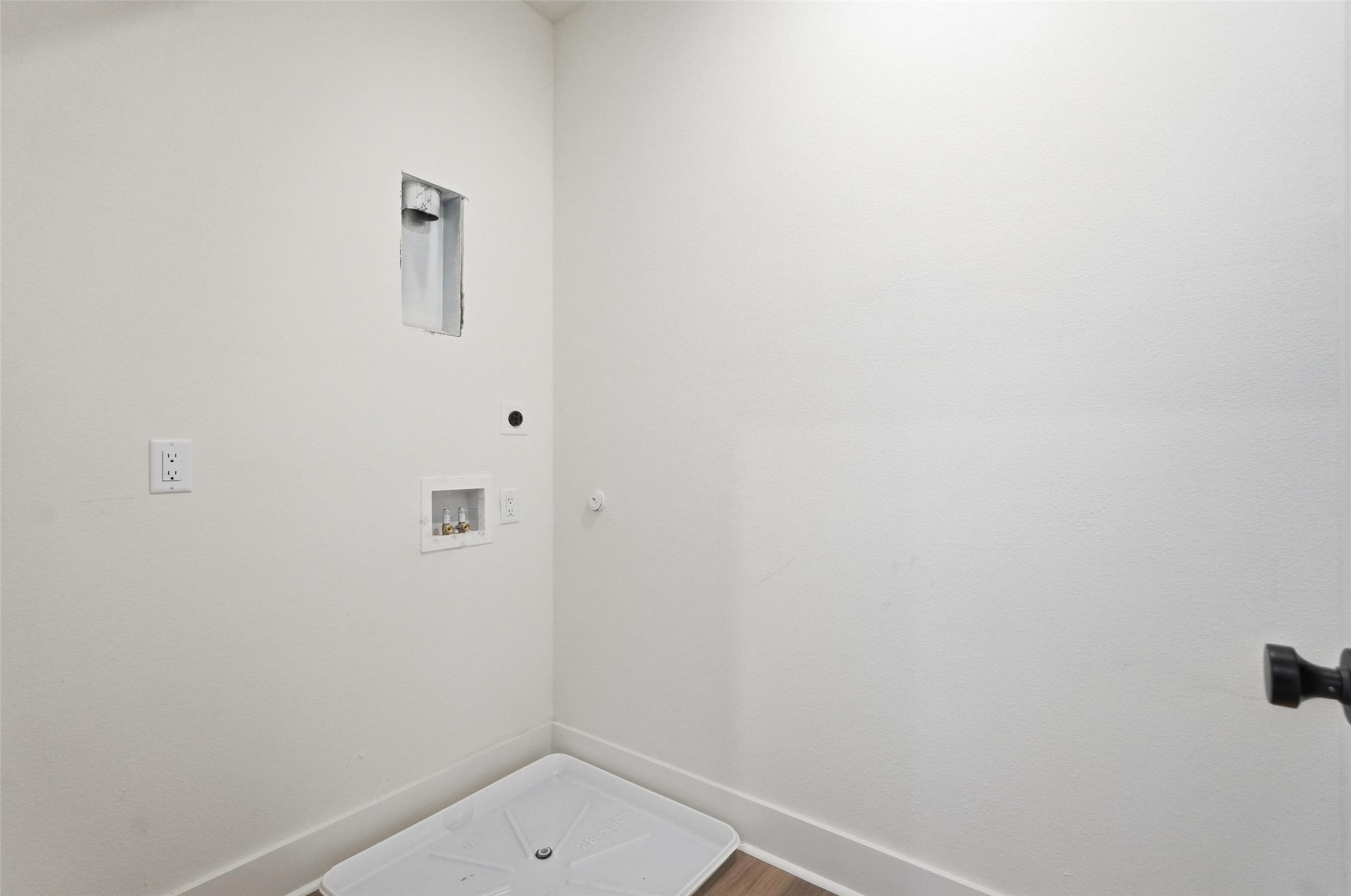 2202 N Carroll Avenue 102