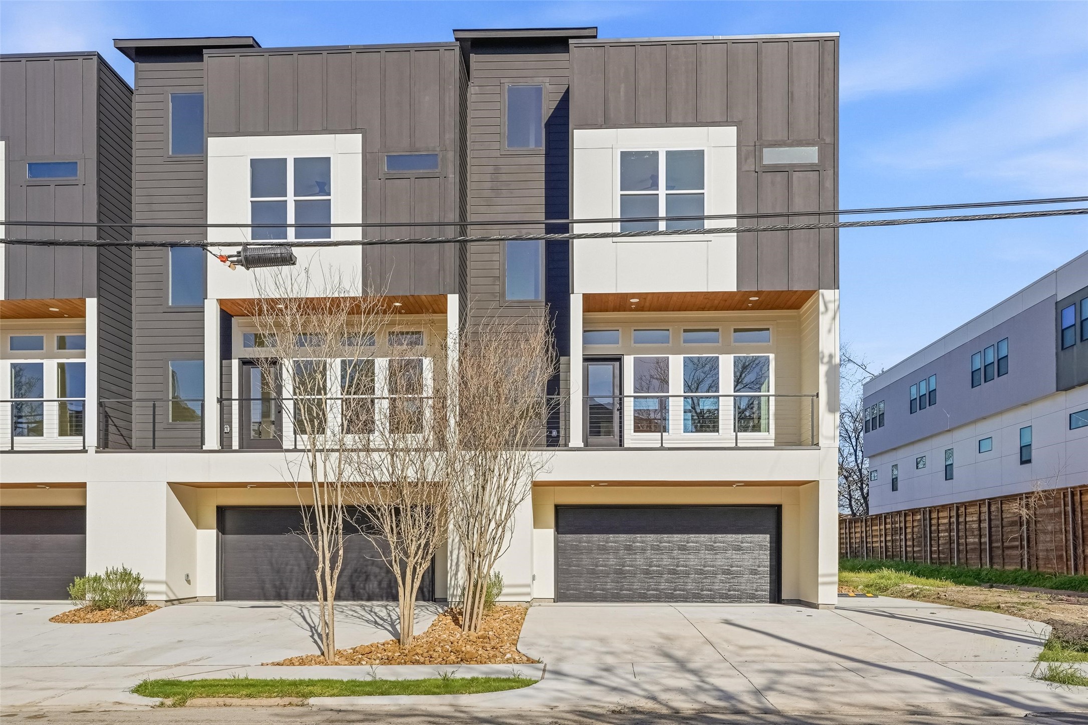 2202 N Carroll Avenue 103