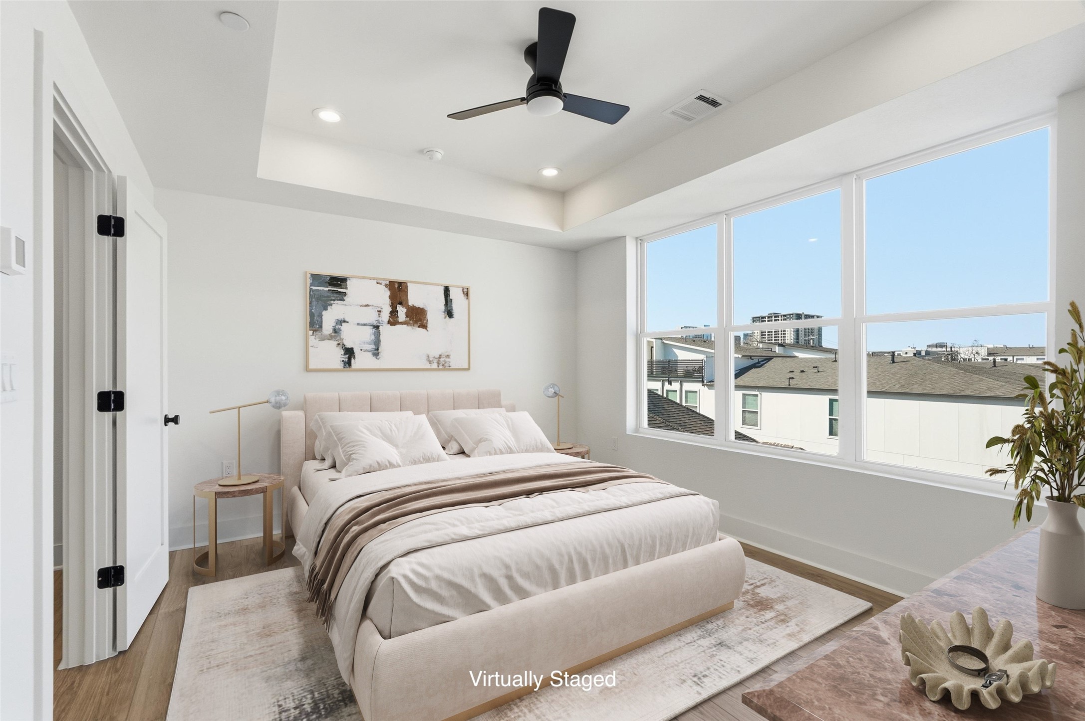 2202 N Carroll Avenue 103