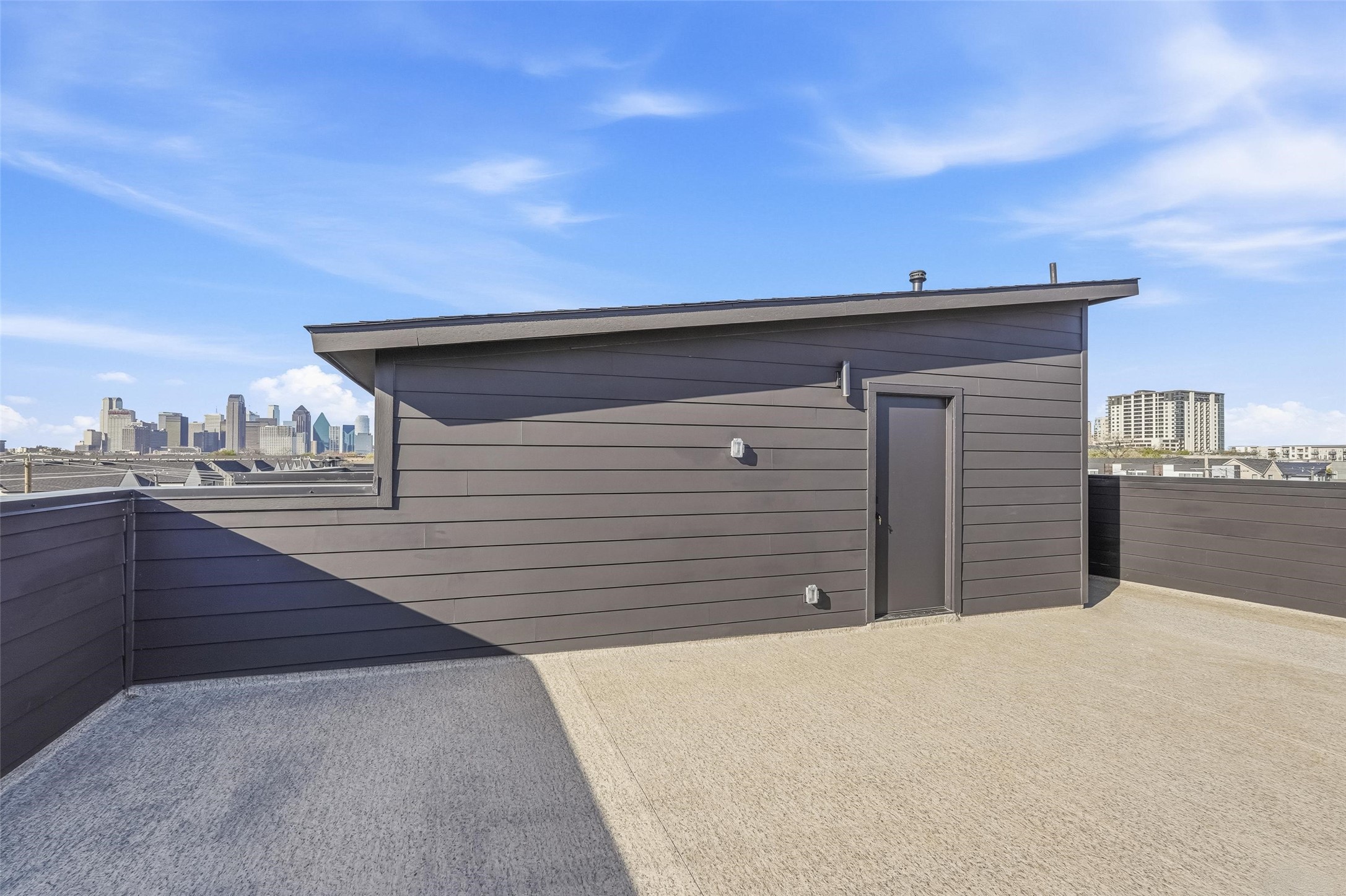 2202 N Carroll Avenue 103