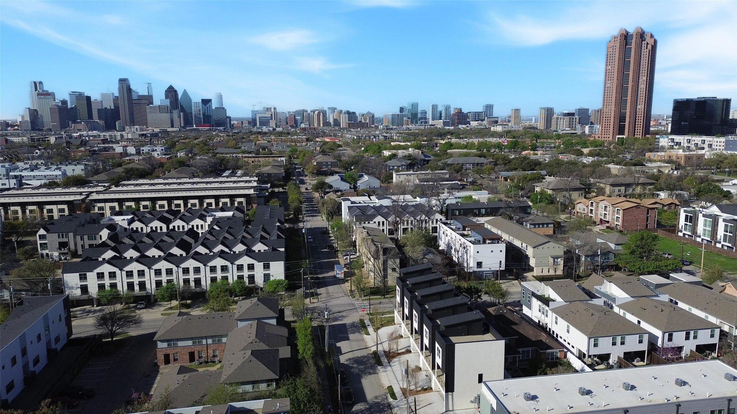 2202 N Carroll Avenue 103