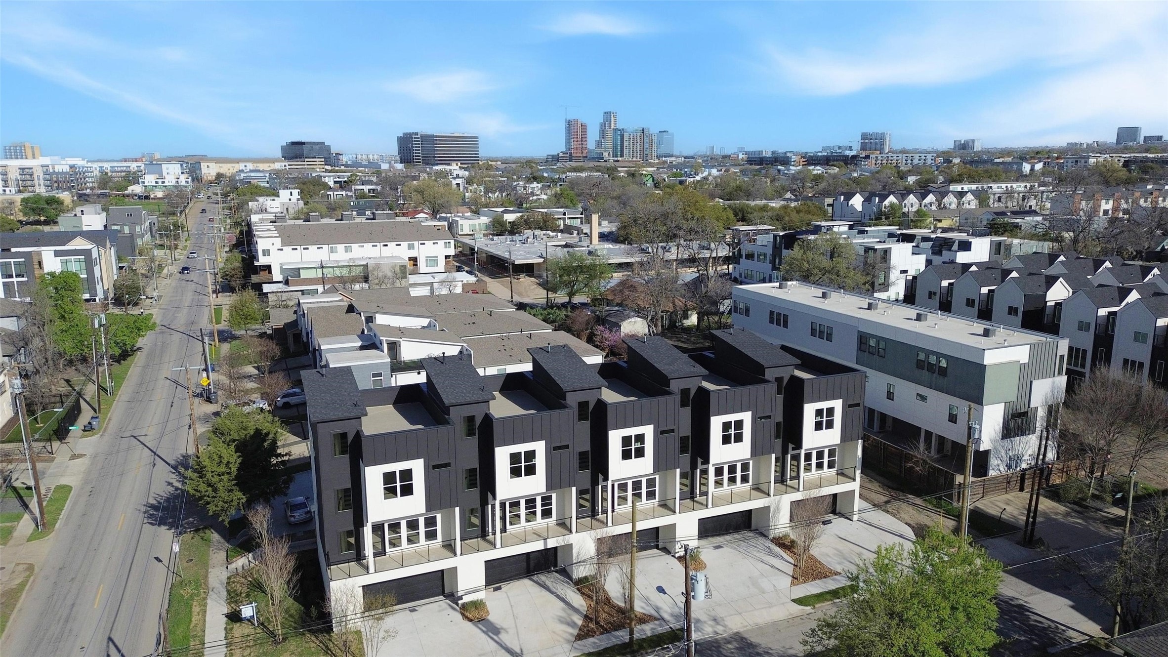 2202 N Carroll Avenue 103