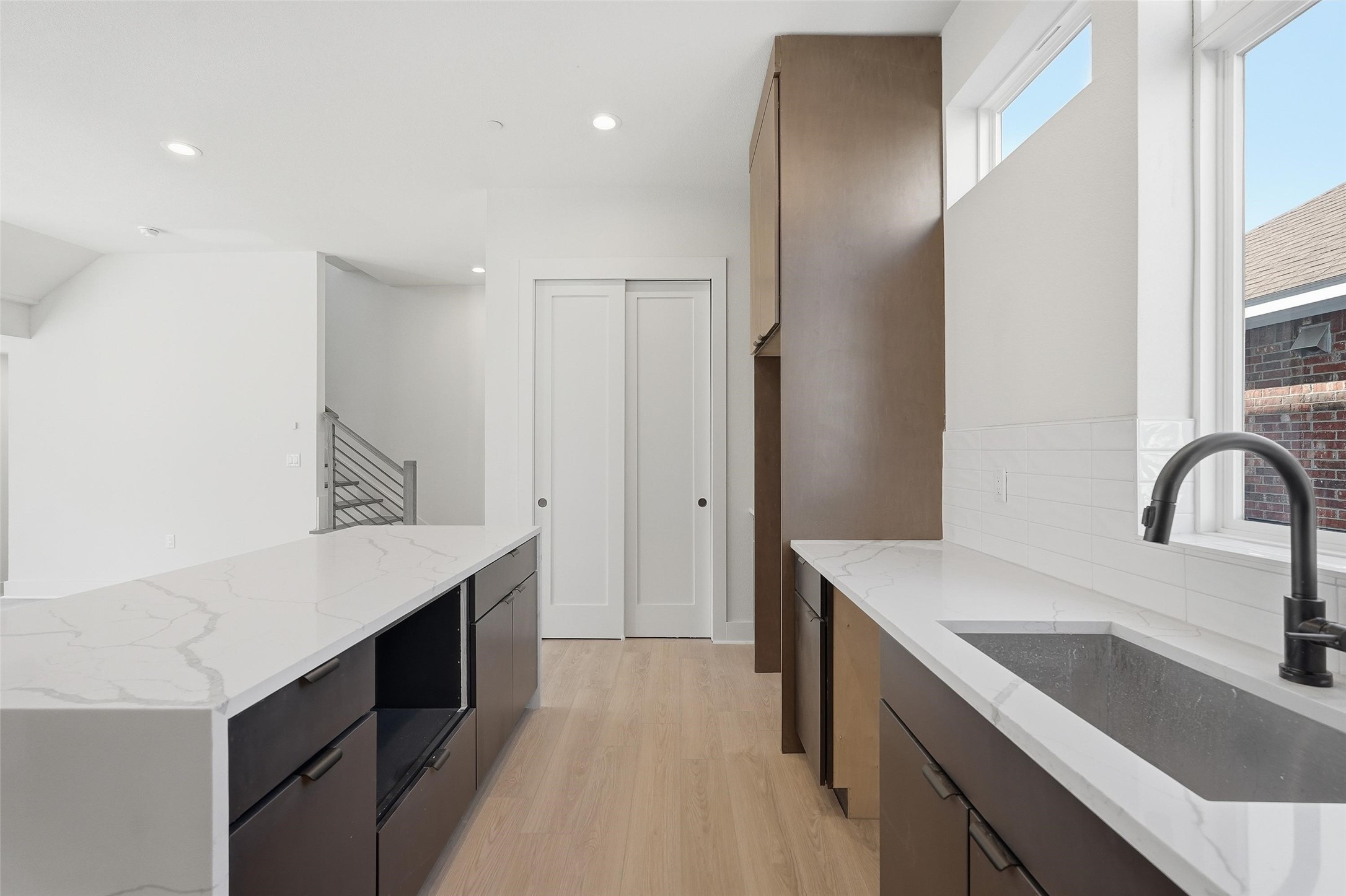 2202 N Carroll Avenue 104