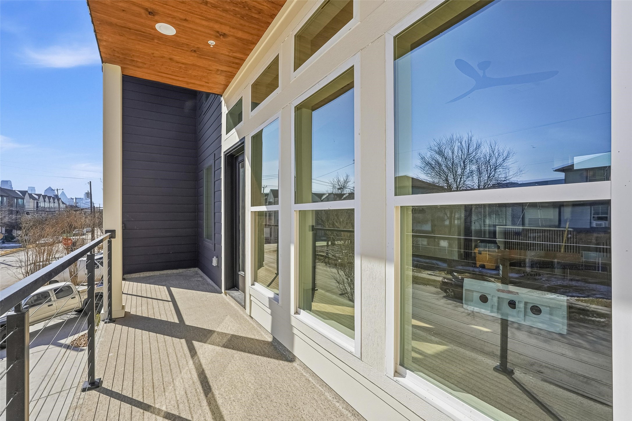 2202 N Carroll Avenue 104