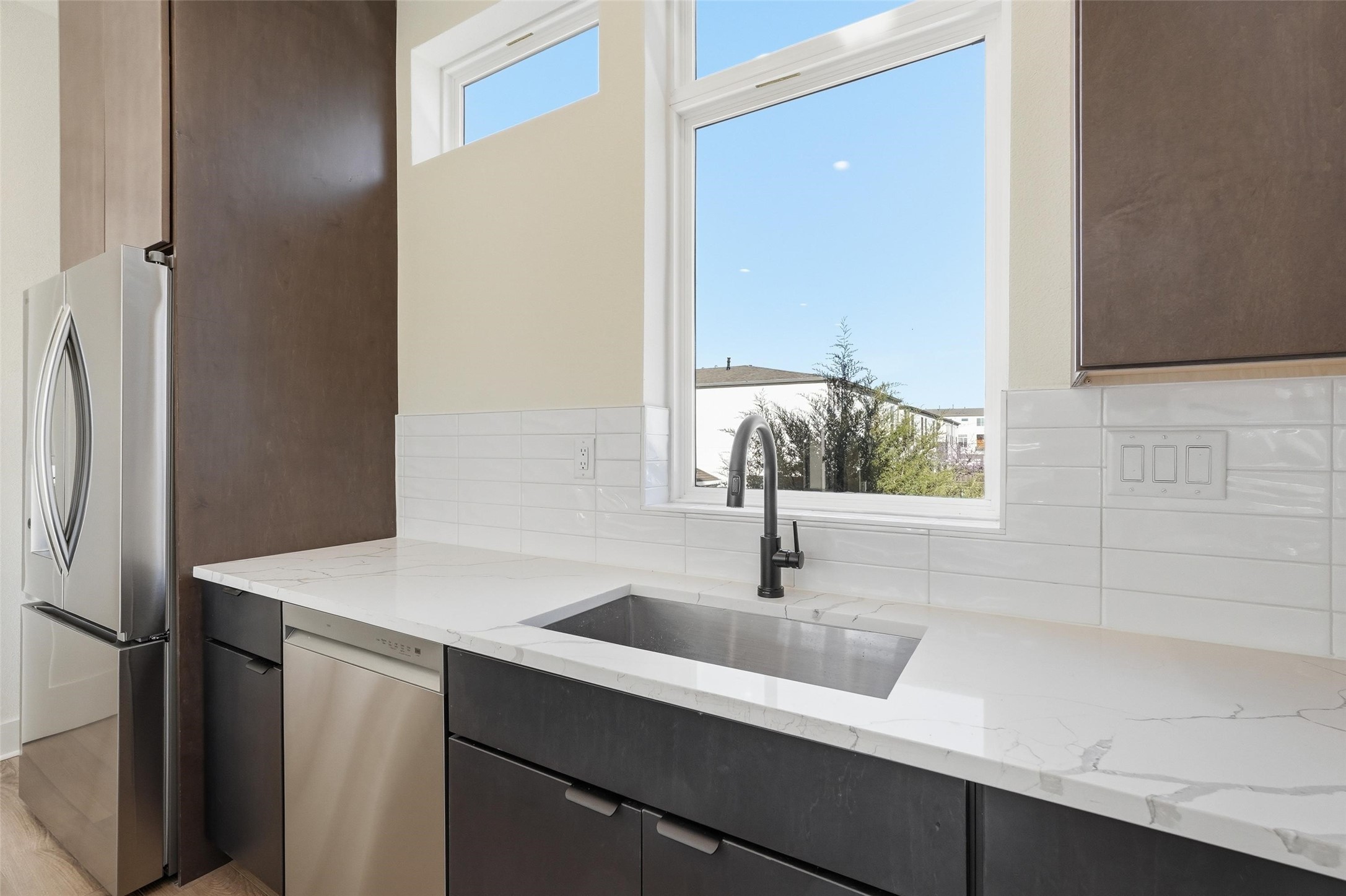 2202 N Carroll Avenue 104