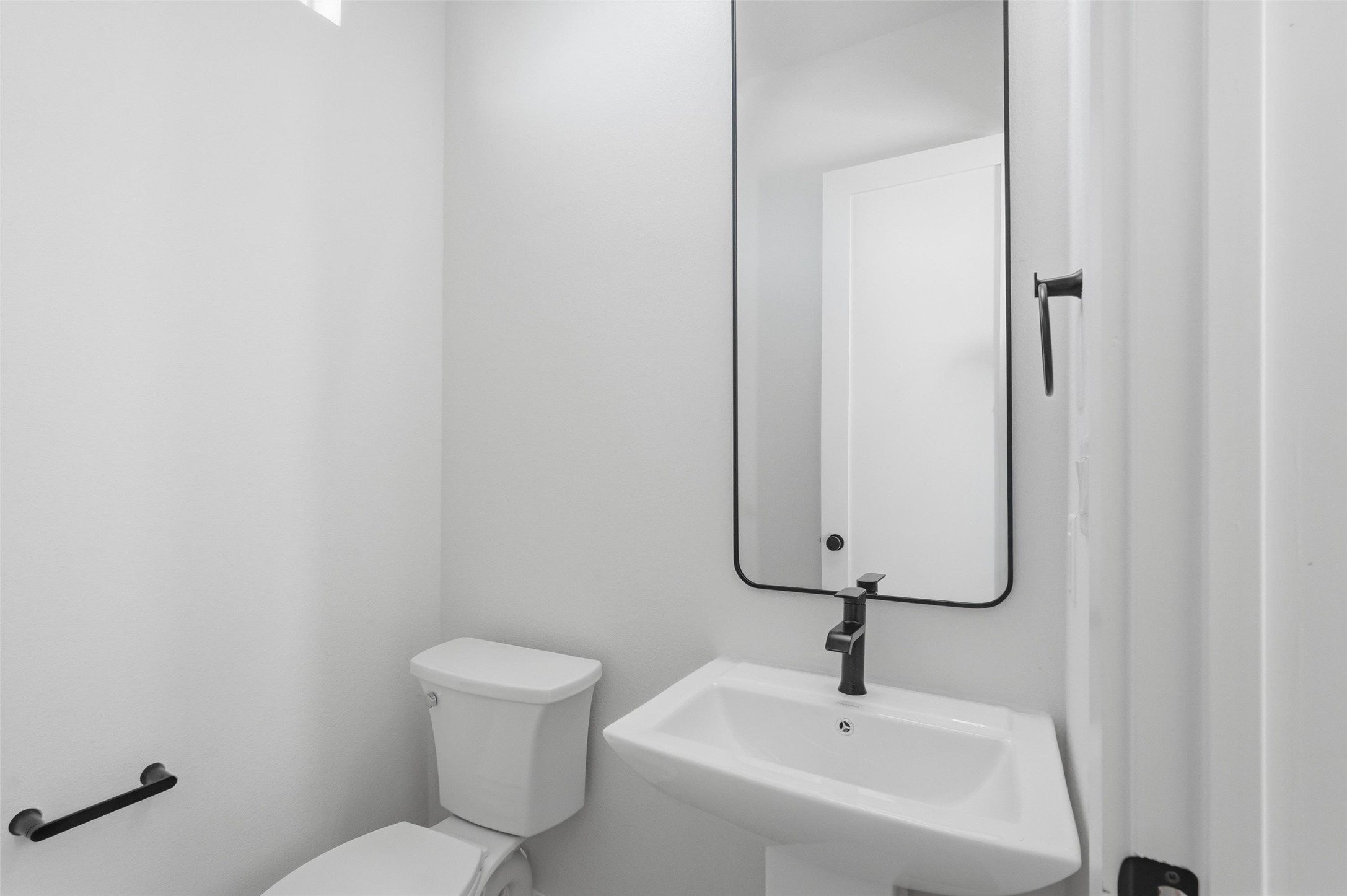 2202 N Carroll Avenue 104