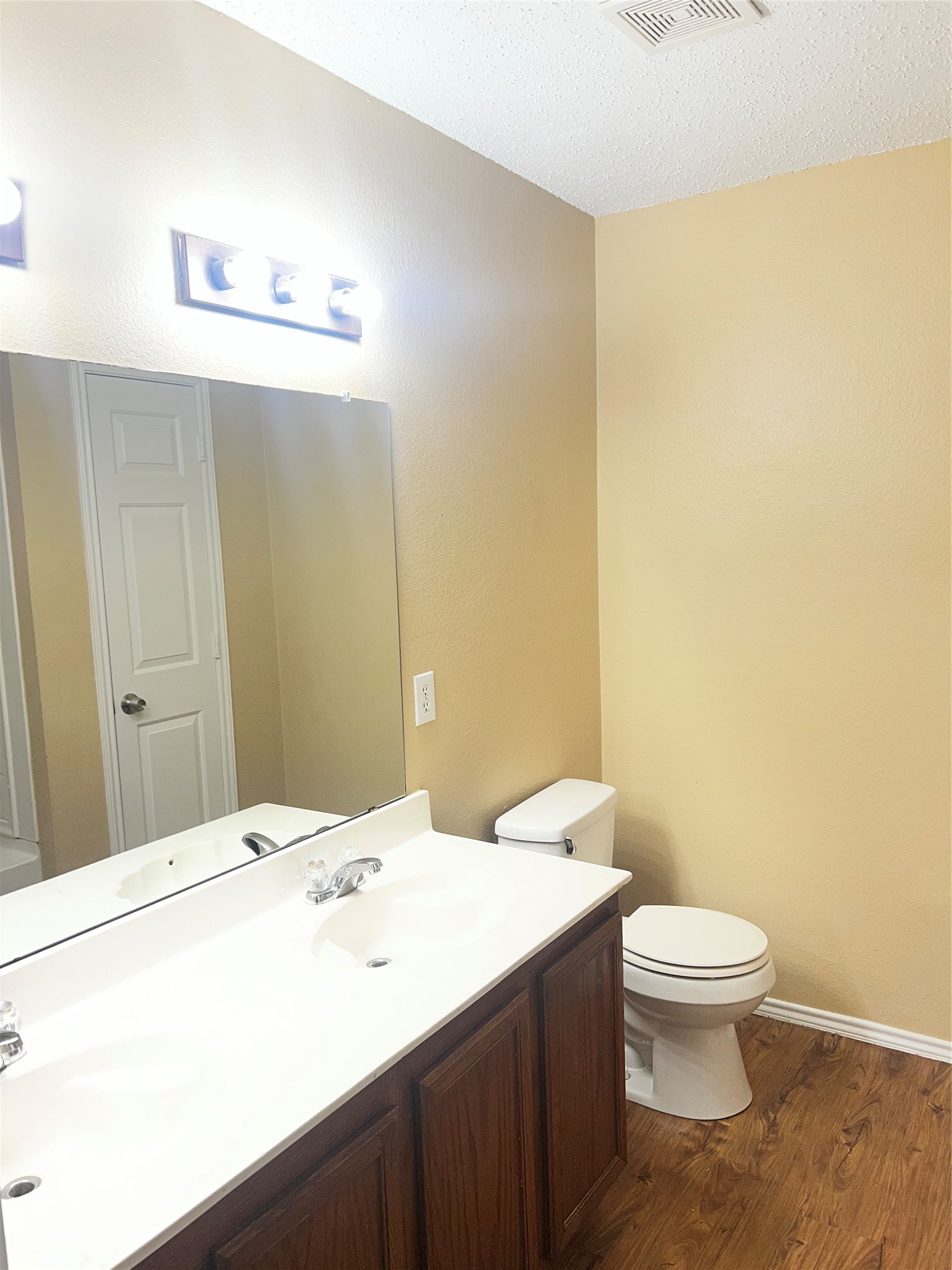 1724 Creek Bend Lane
