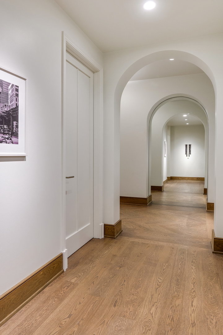 21 N May Street Unit: 1202