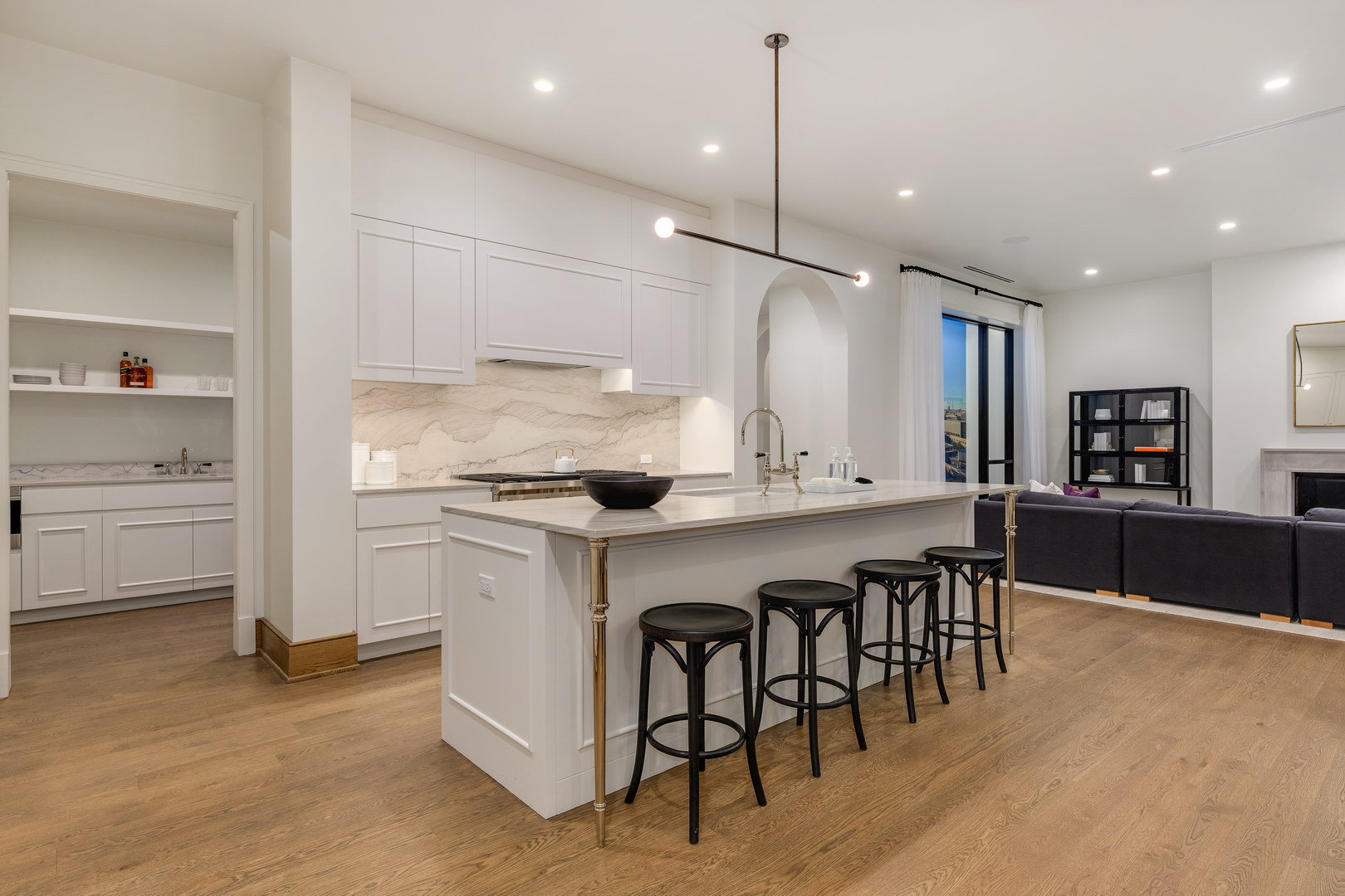 21 N May Street Unit: 1202