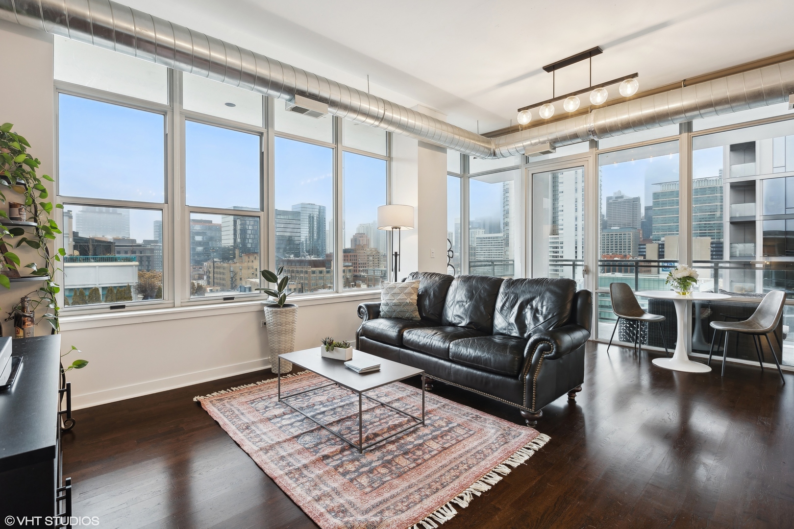 901 W MADISON Street Unit: 1011