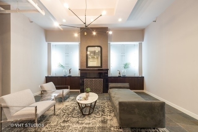 901 W MADISON Street Unit: 1011