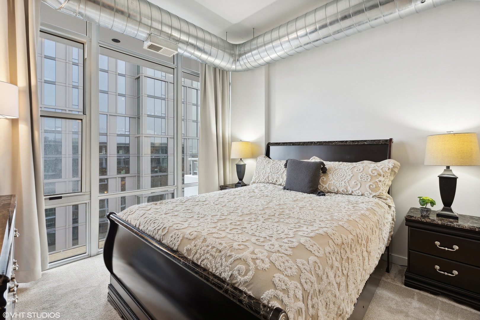 901 W MADISON Street Unit: 1011