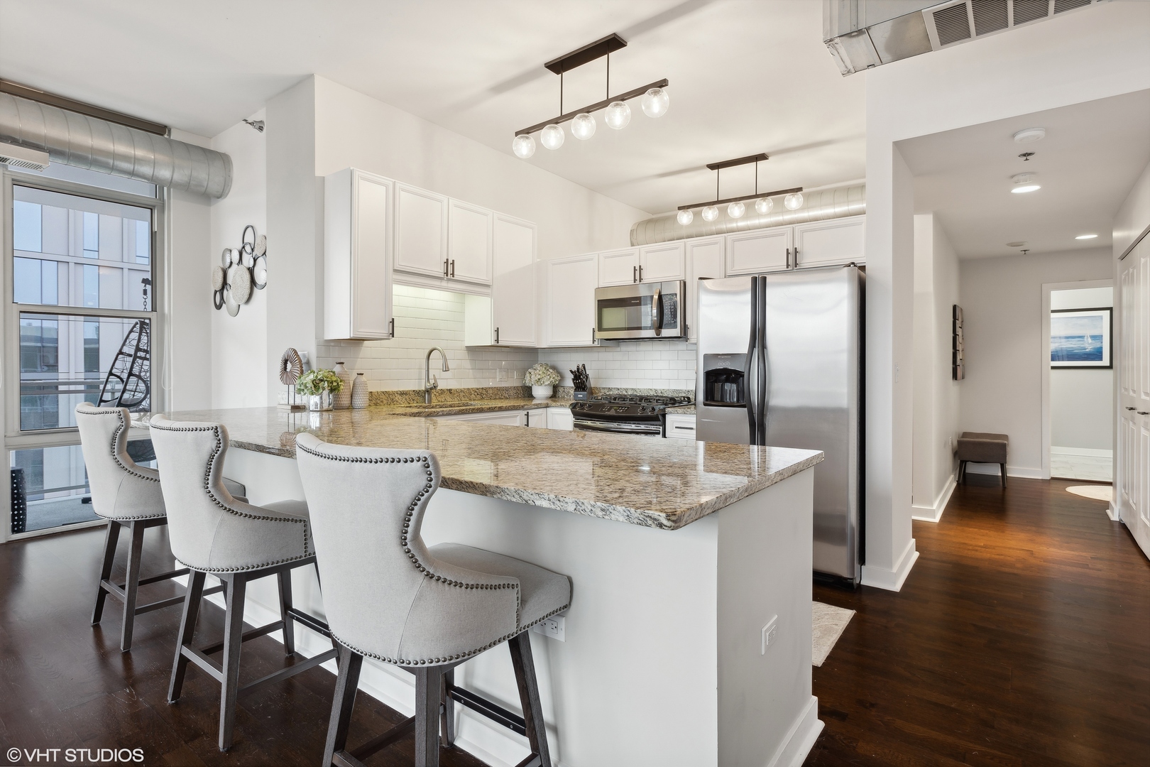 901 W MADISON Street Unit: 1011