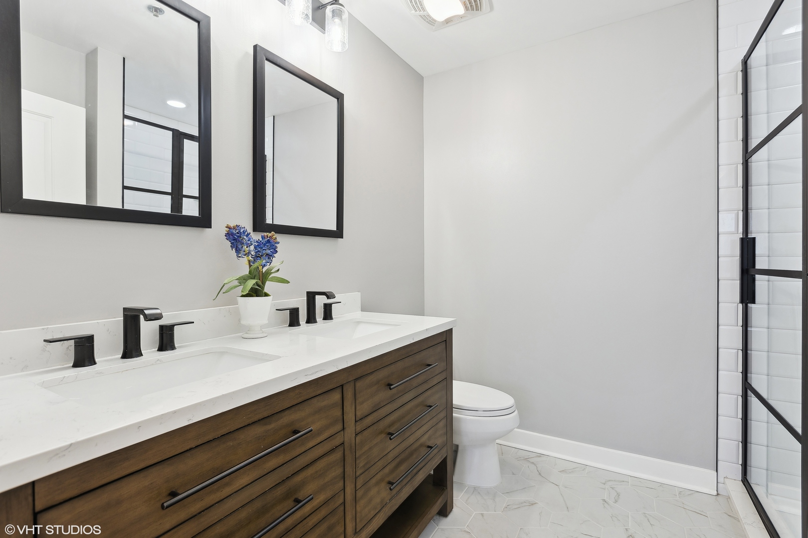 901 W MADISON Street Unit: 1011