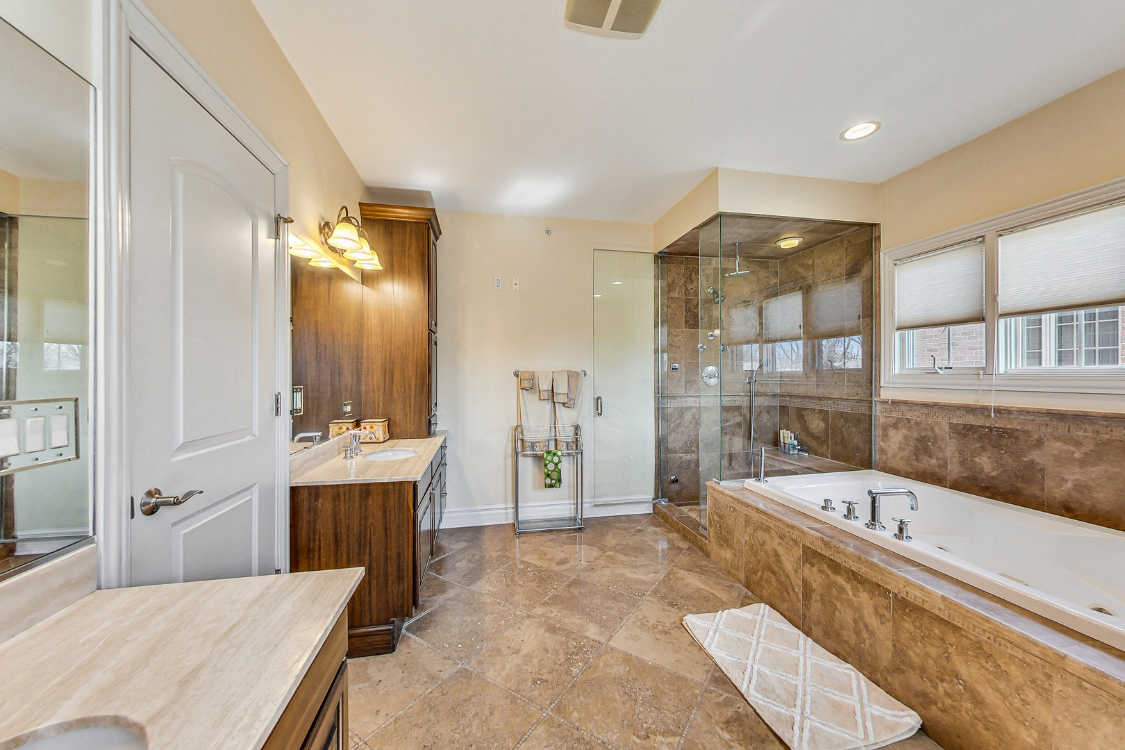 2001 Glenview Avenue