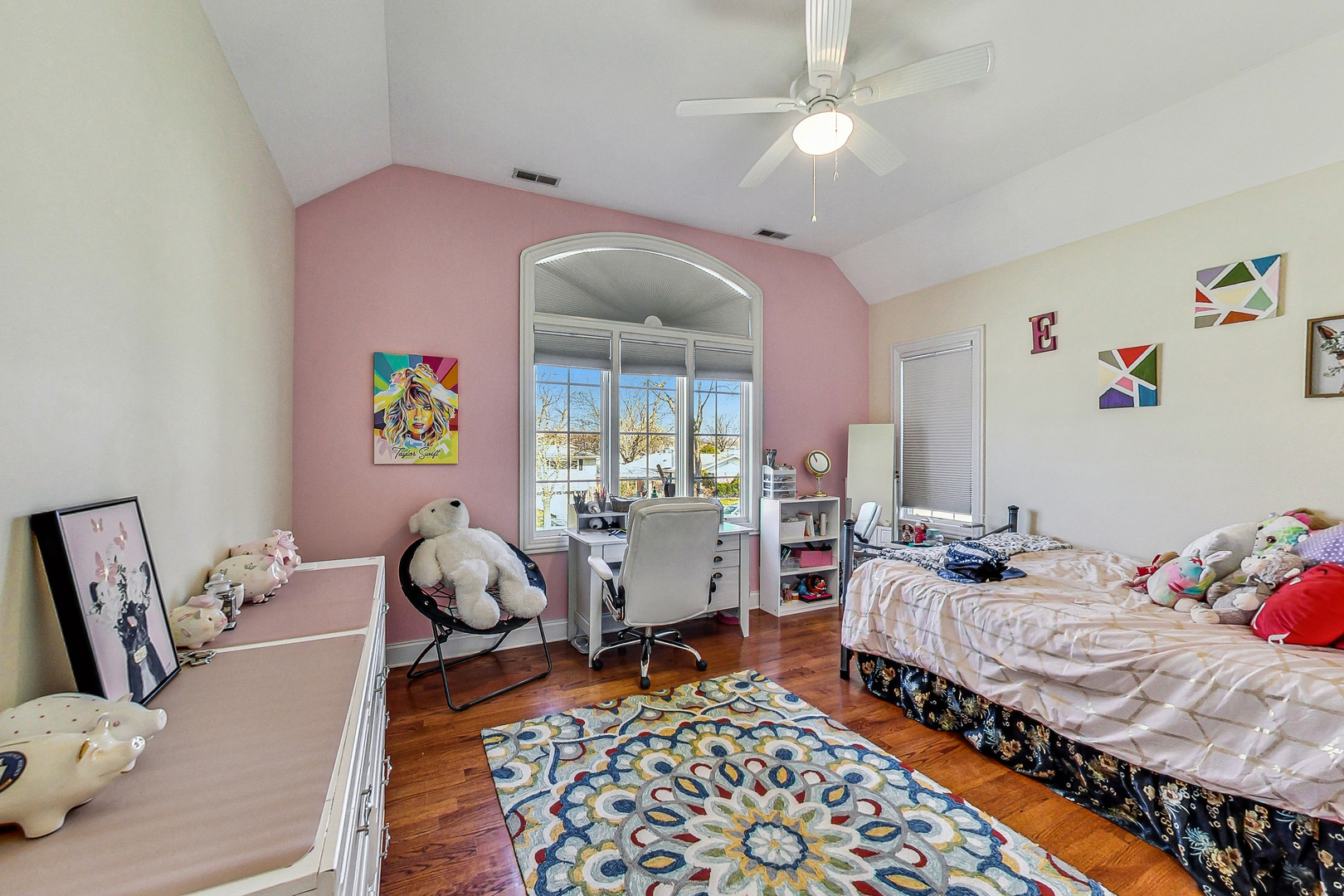 2001 Glenview Avenue