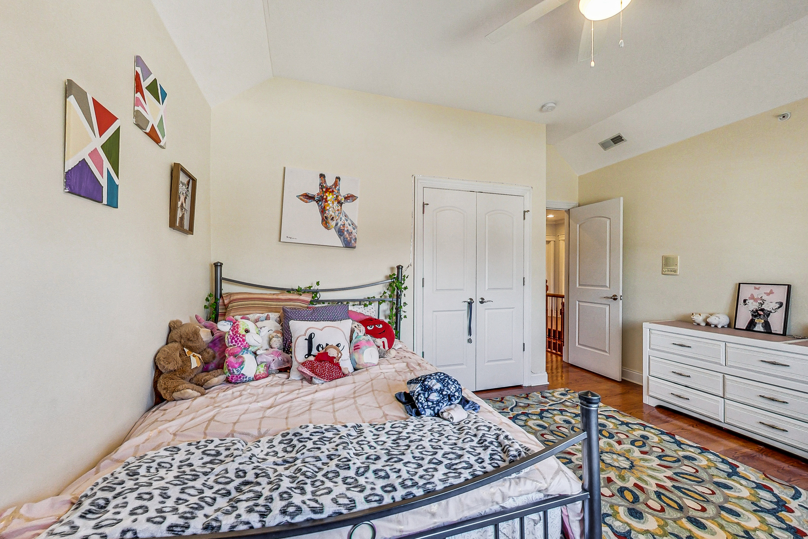 2001 Glenview Avenue