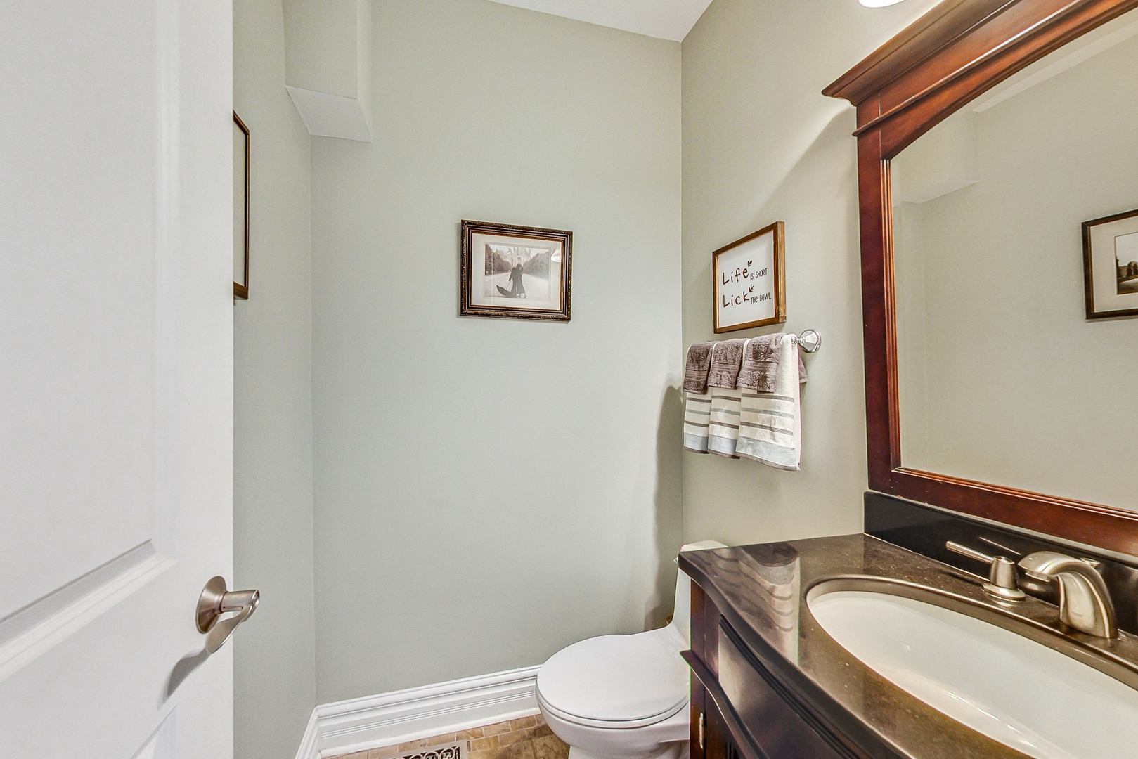 2001 Glenview Avenue