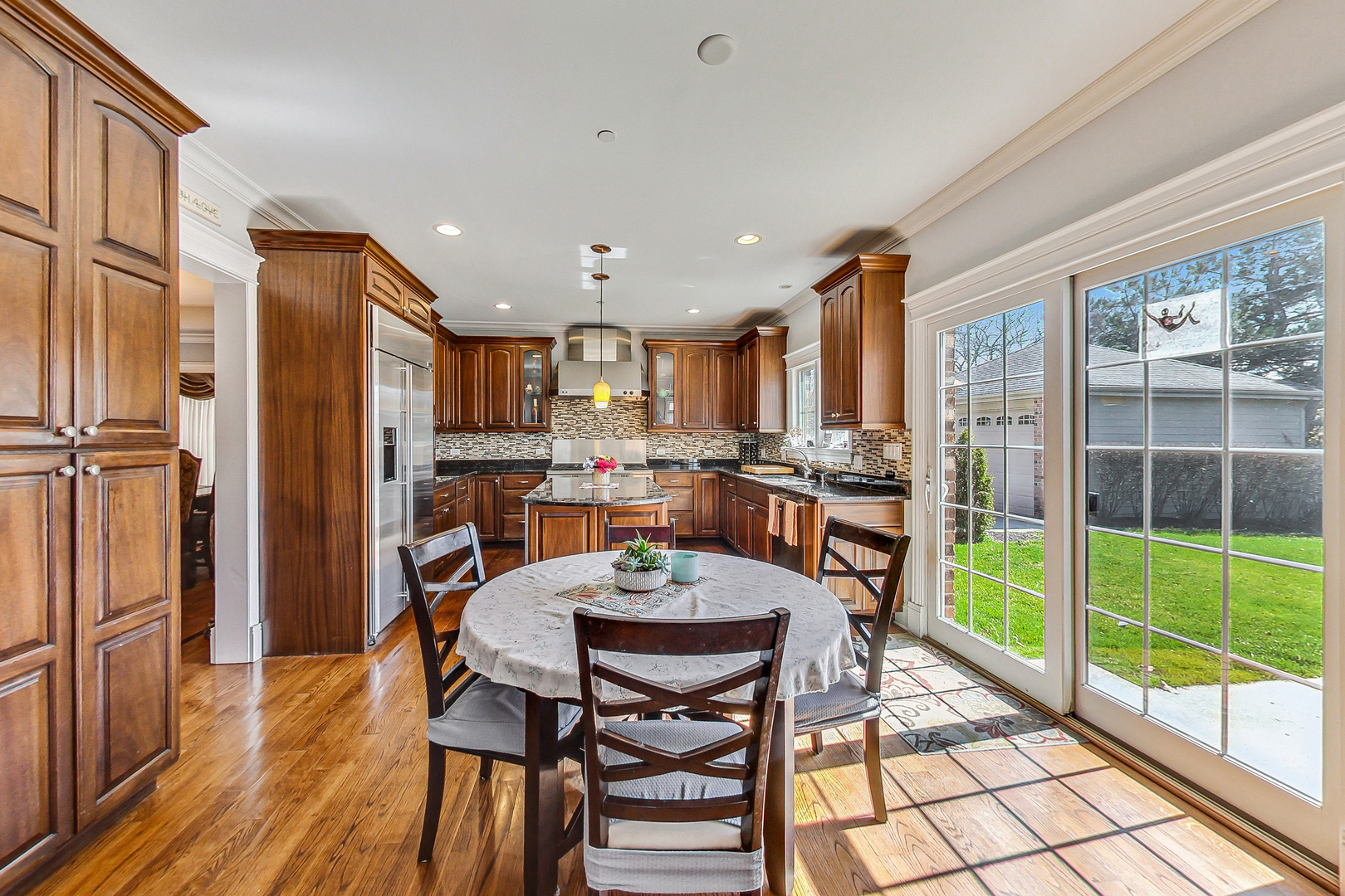 2001 Glenview Avenue