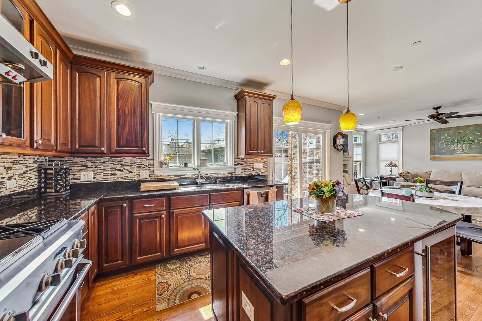 2001 Glenview Avenue