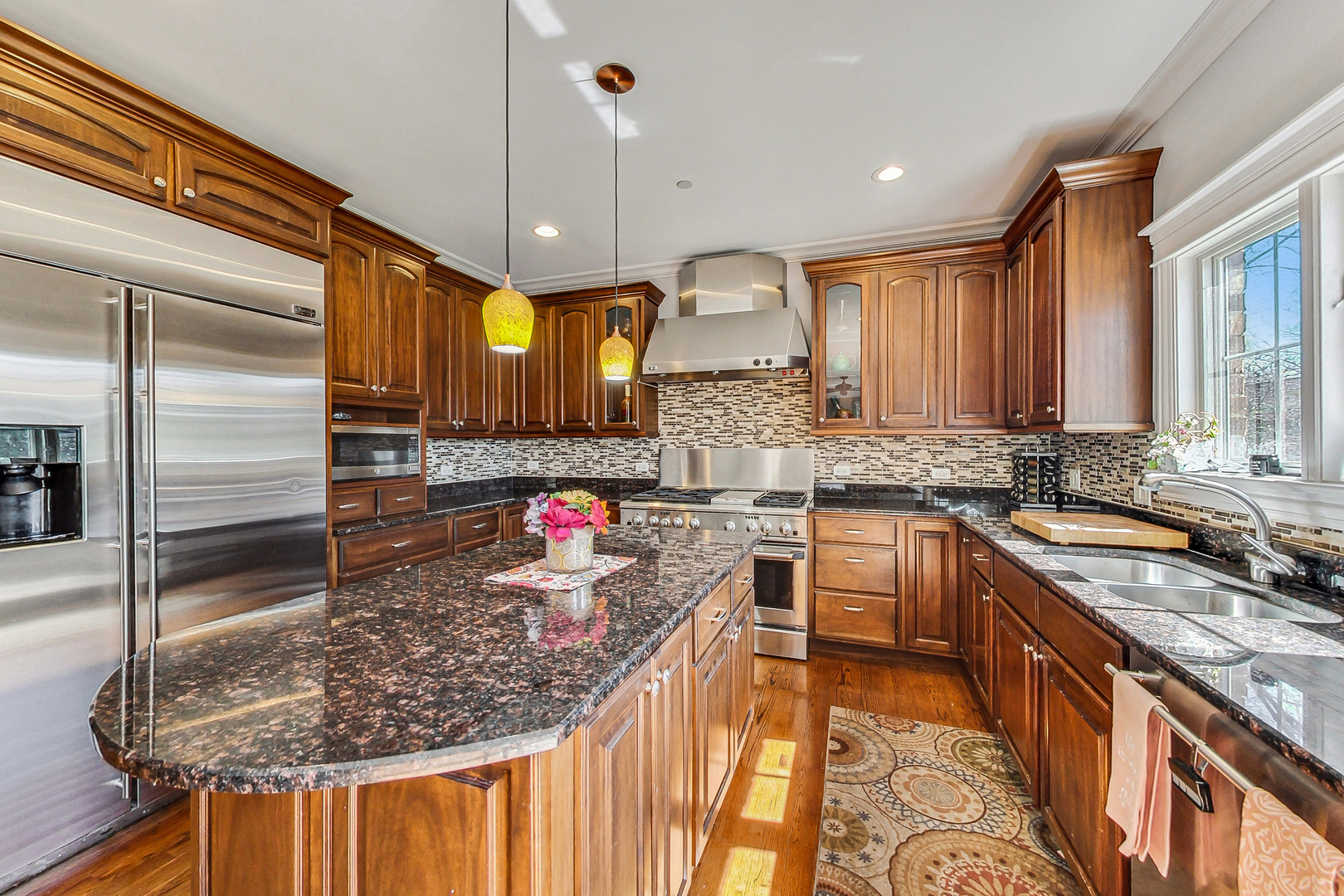 2001 Glenview Avenue