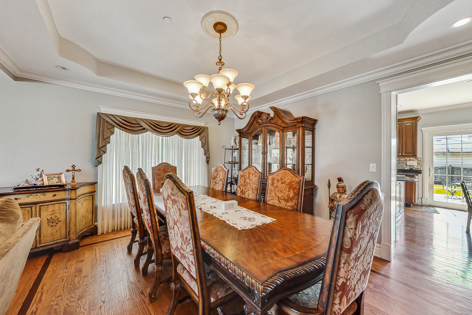 2001 Glenview Avenue