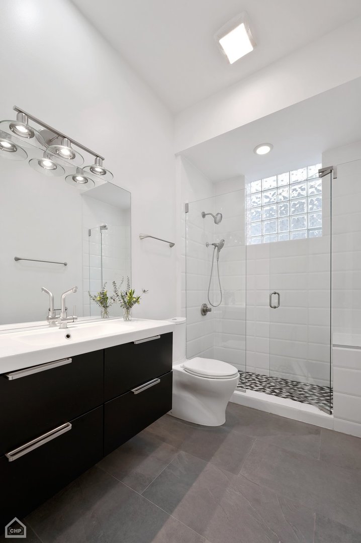 1910 W Potomac Avenue Unit: 1