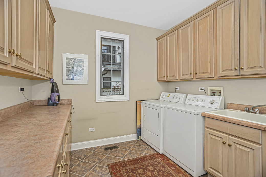 1121 Michigan Avenue