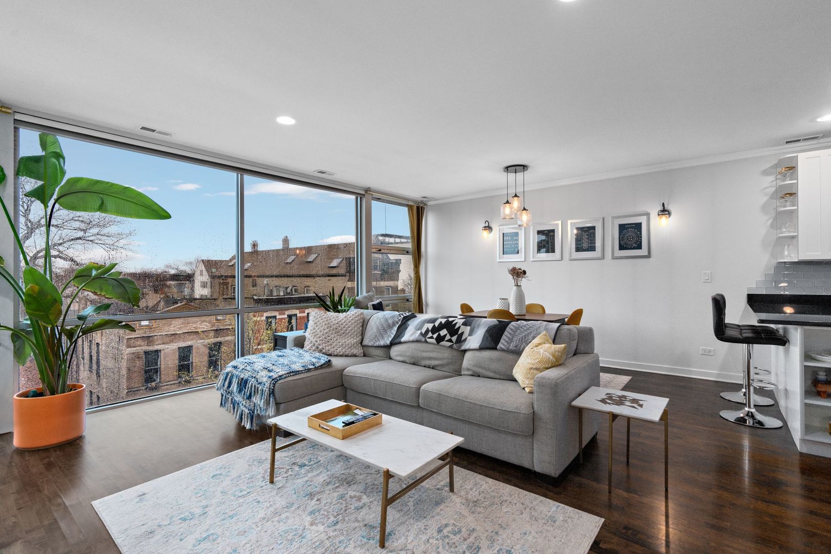 2119 N Damen Avenue Unit: 4