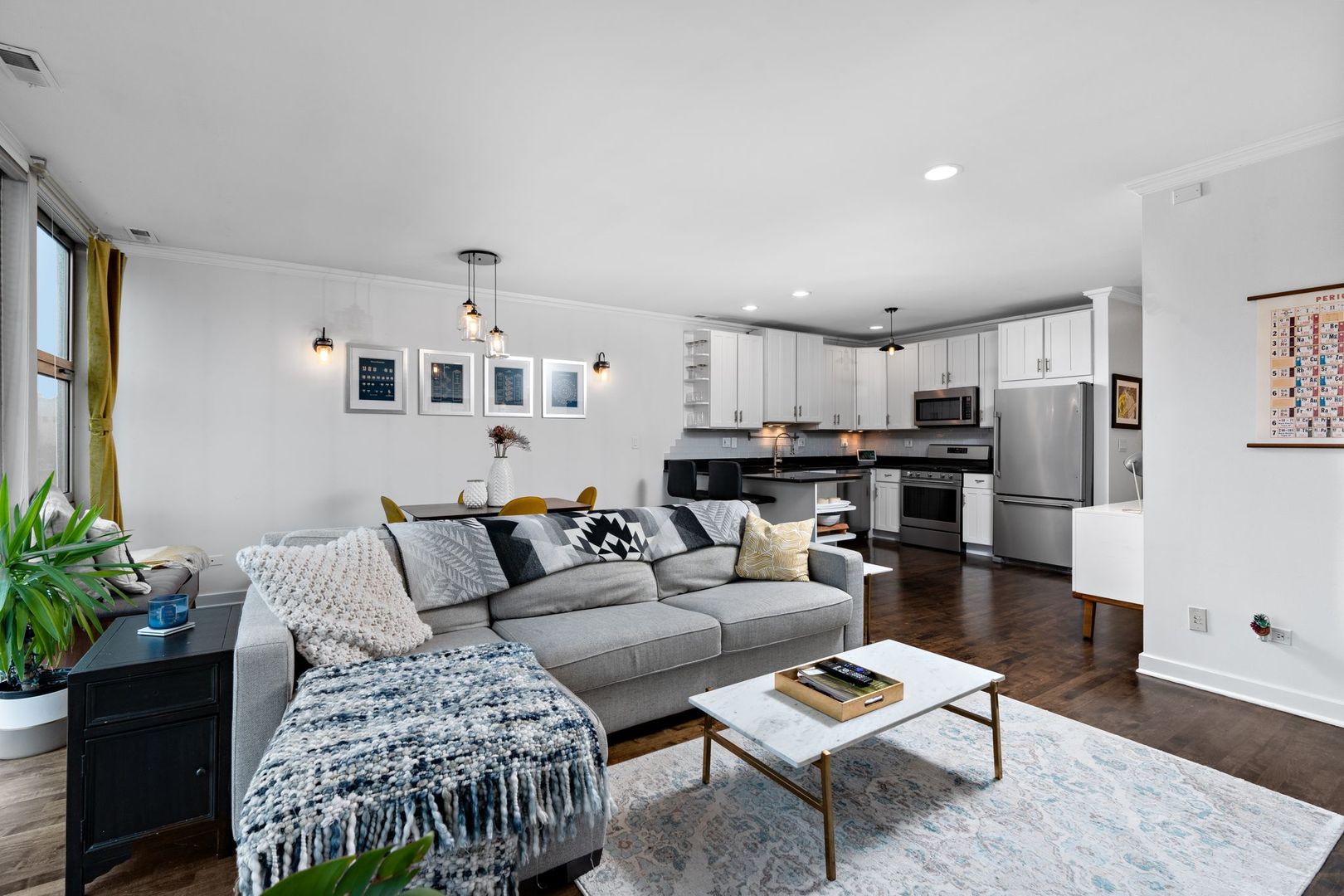 2119 N Damen Avenue Unit: 4