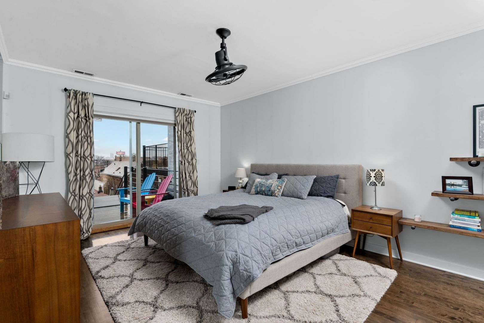 2119 N Damen Avenue Unit: 4