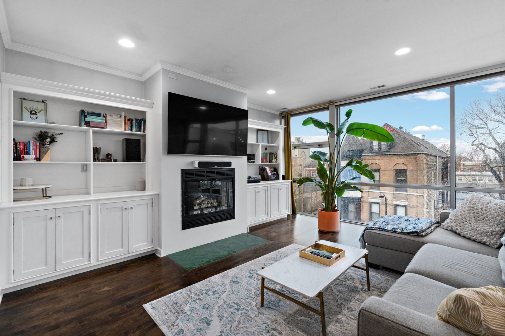 2119 N Damen Avenue Unit: 4