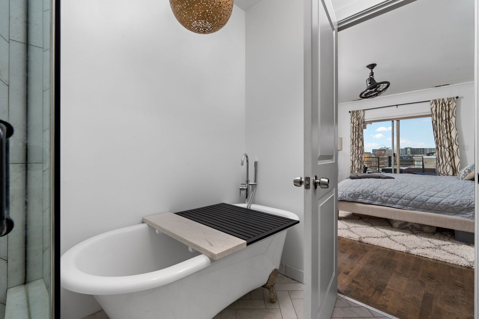 2119 N Damen Avenue Unit: 4