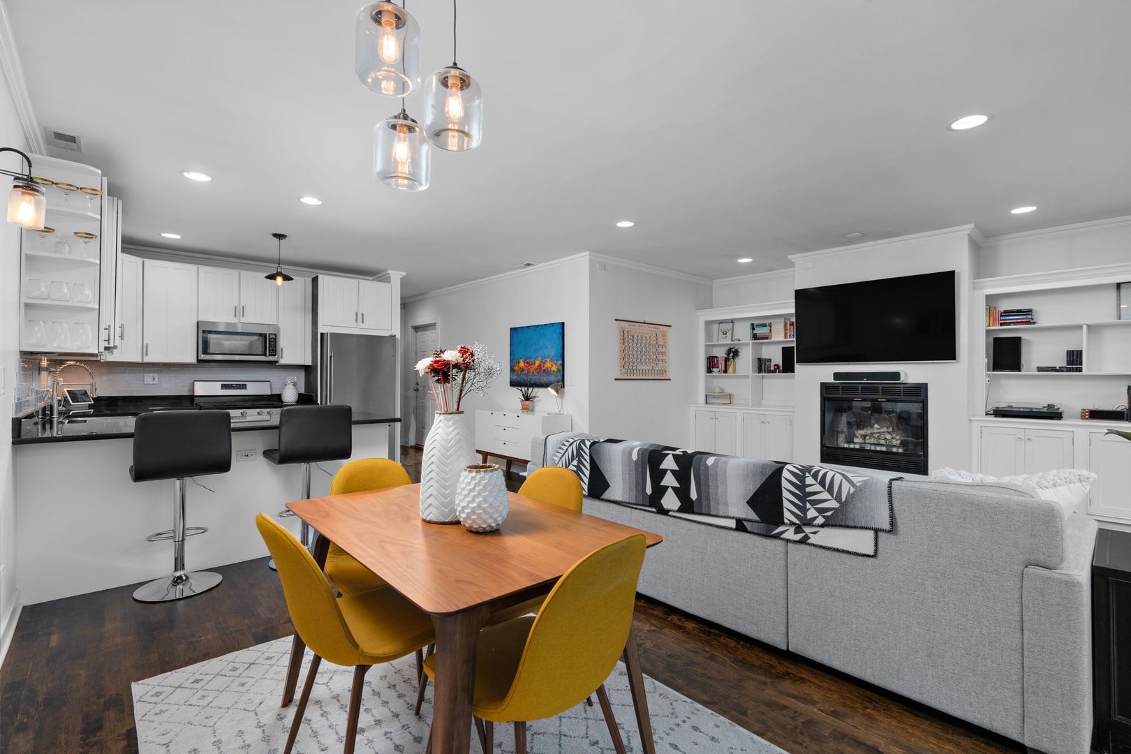 2119 N Damen Avenue Unit: 4