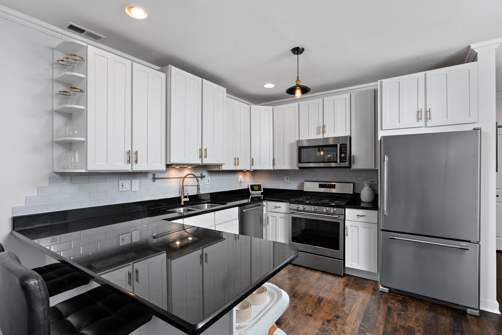 2119 N Damen Avenue Unit: 4