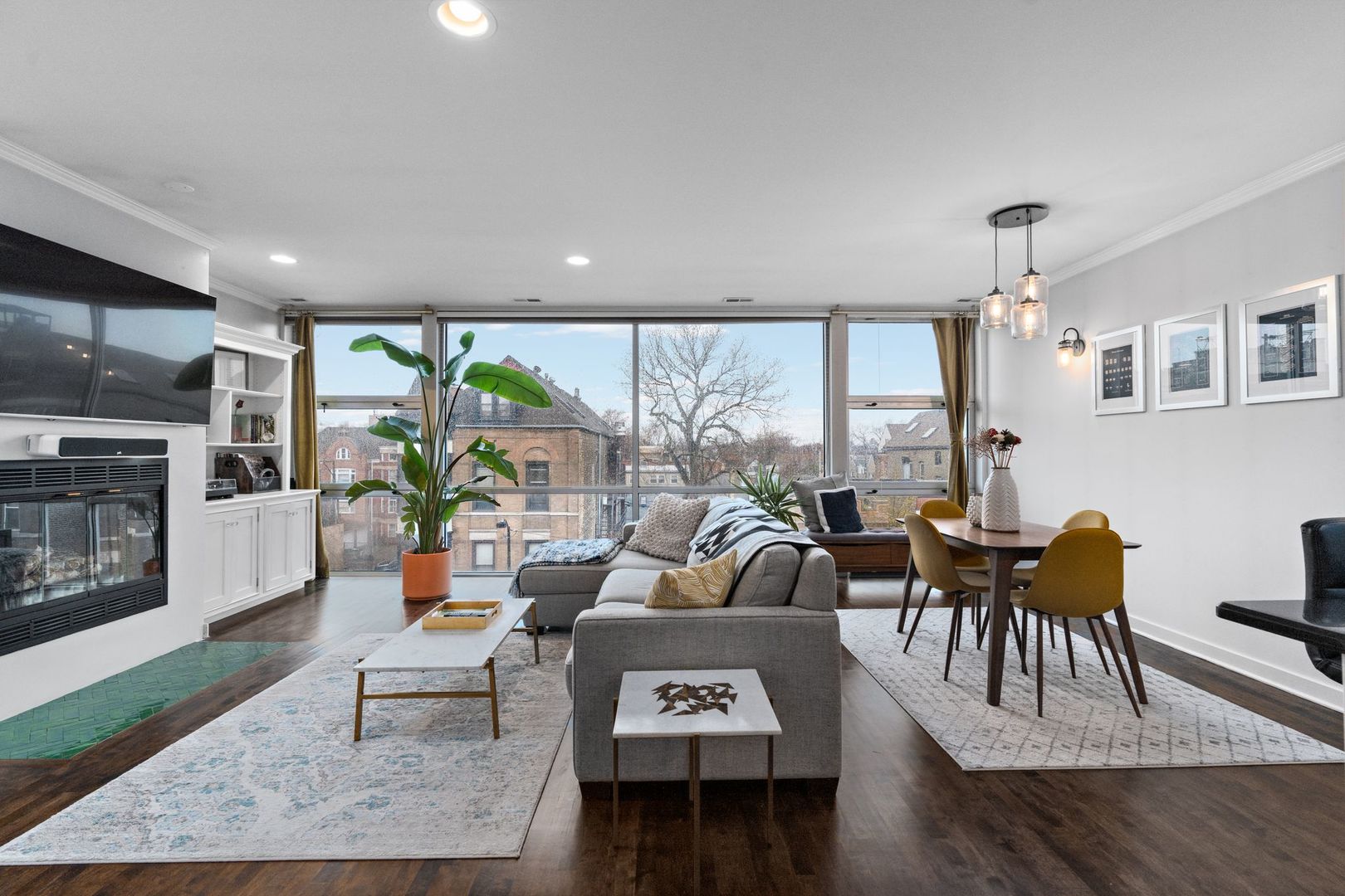 2119 N Damen Avenue Unit: 4