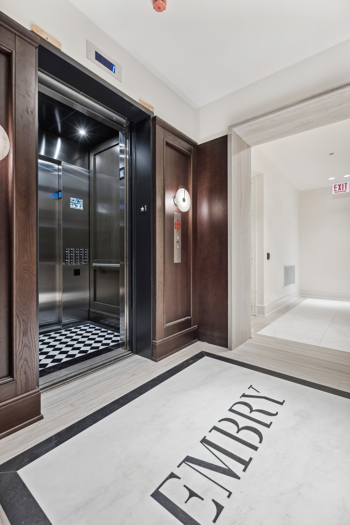 21 N May Street Unit: 601