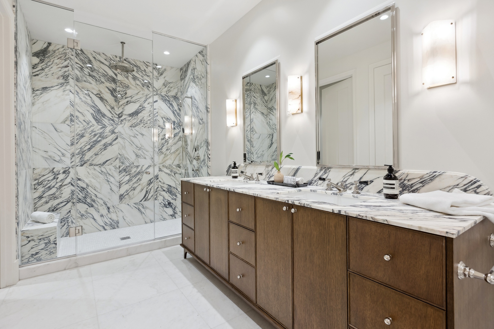 21 N May Street Unit: 601