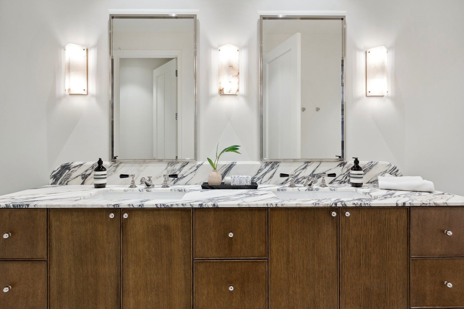21 N May Street Unit: 601