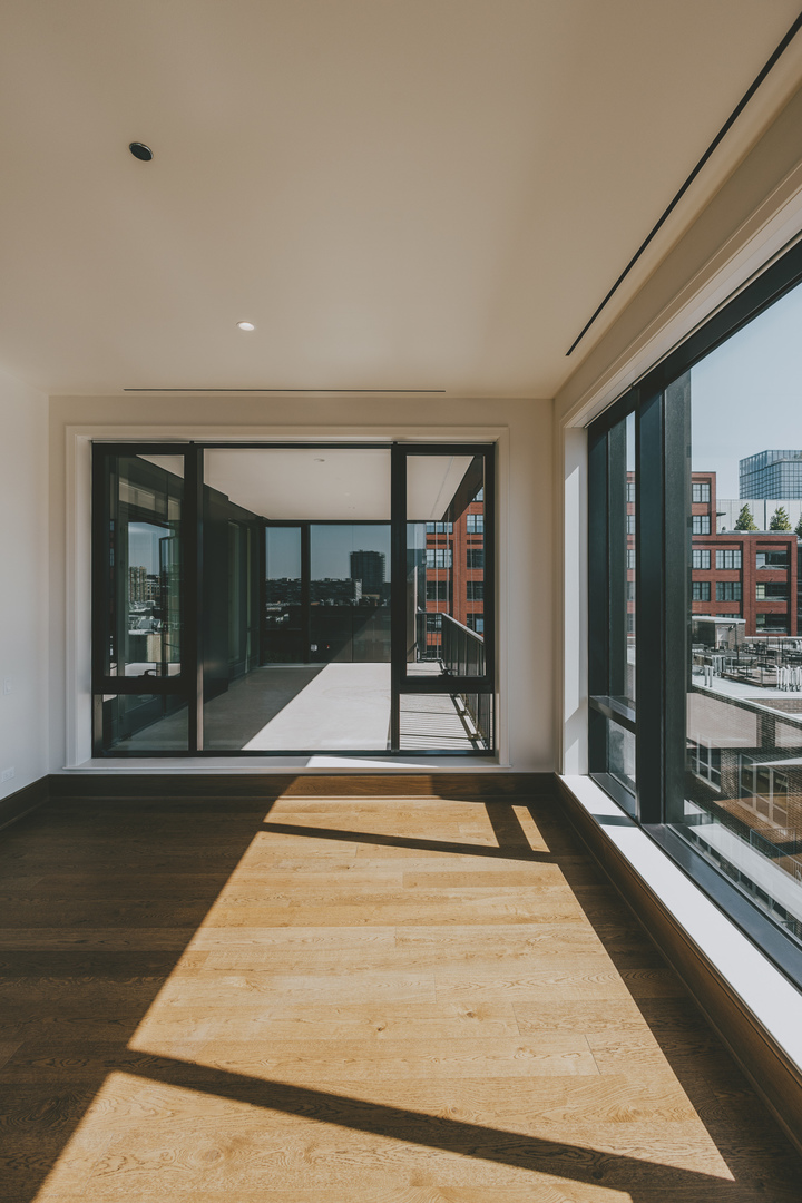 21 N May Street Unit: 601