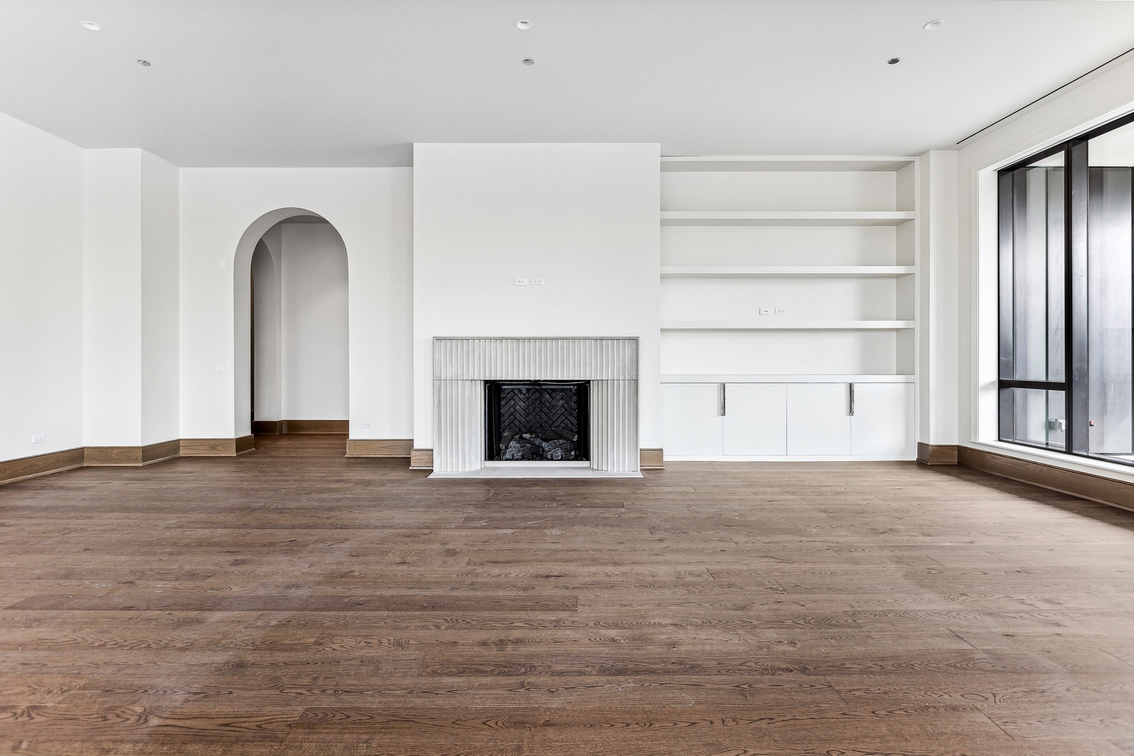 21 N May Street Unit: 601