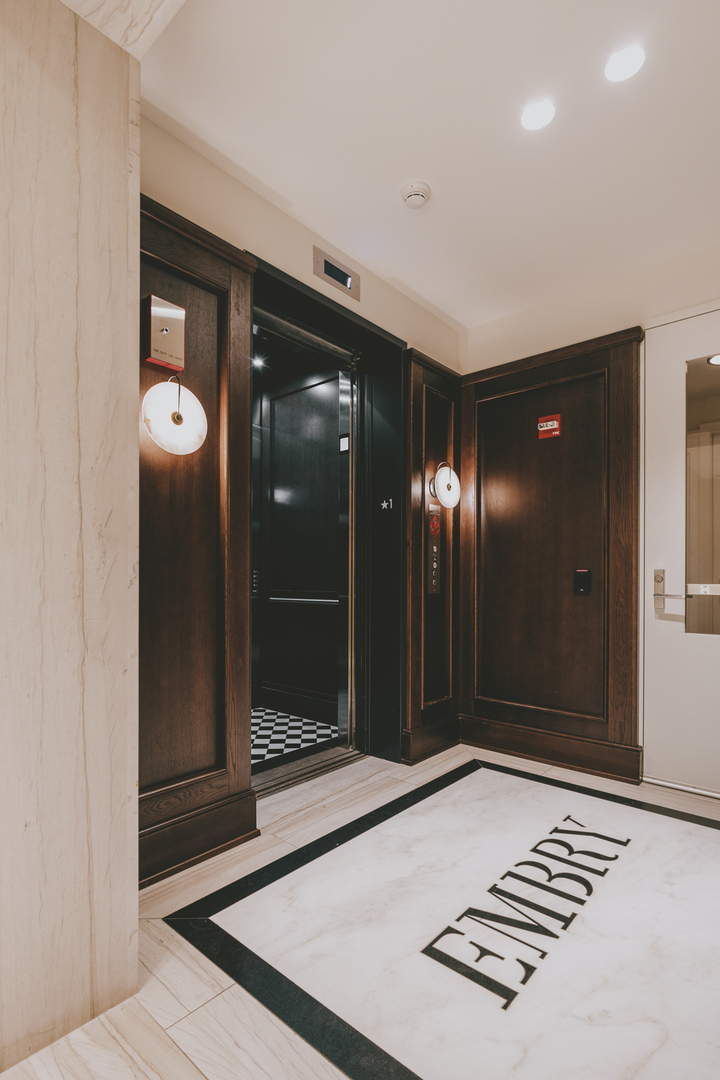 21 N May Street Unit: 1502