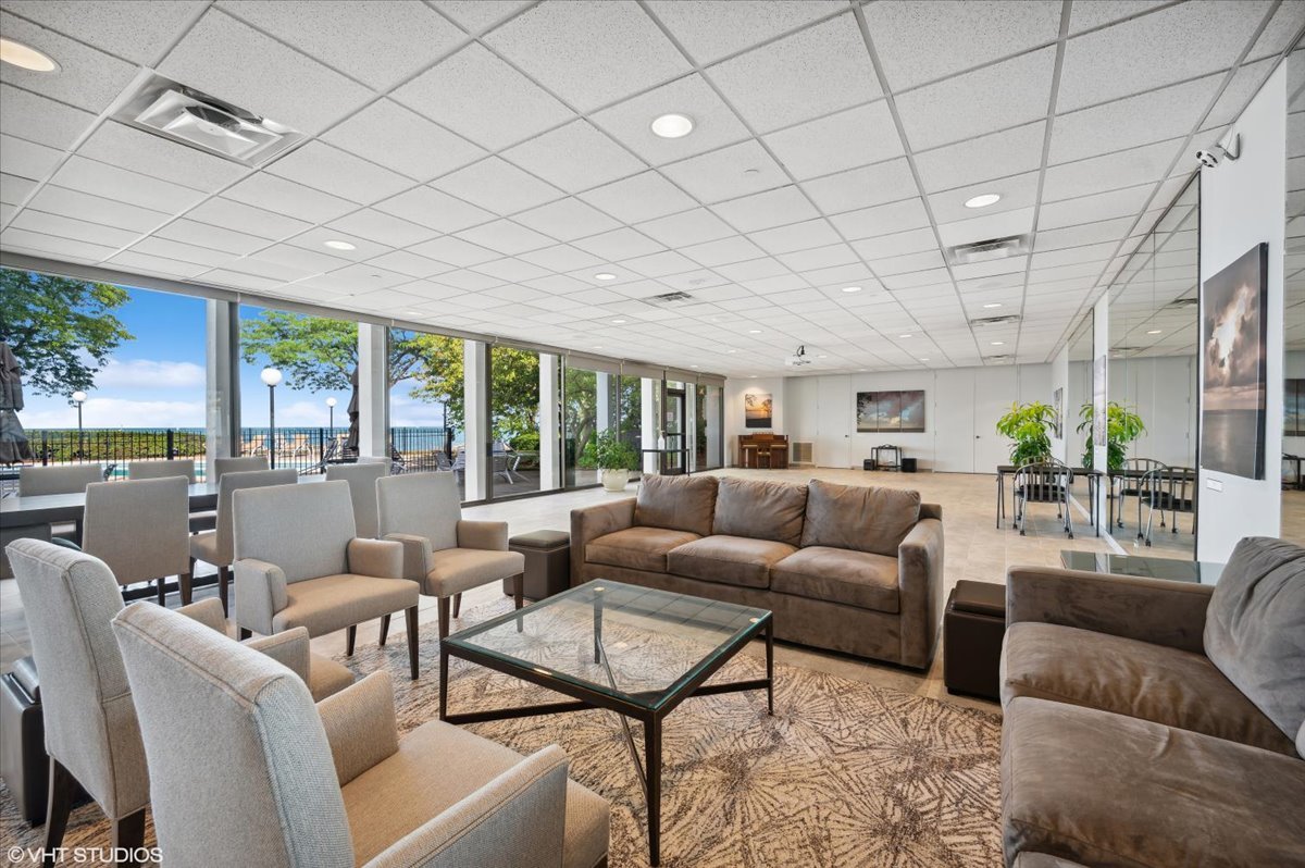 1500 Sheridan Road Unit: 9D